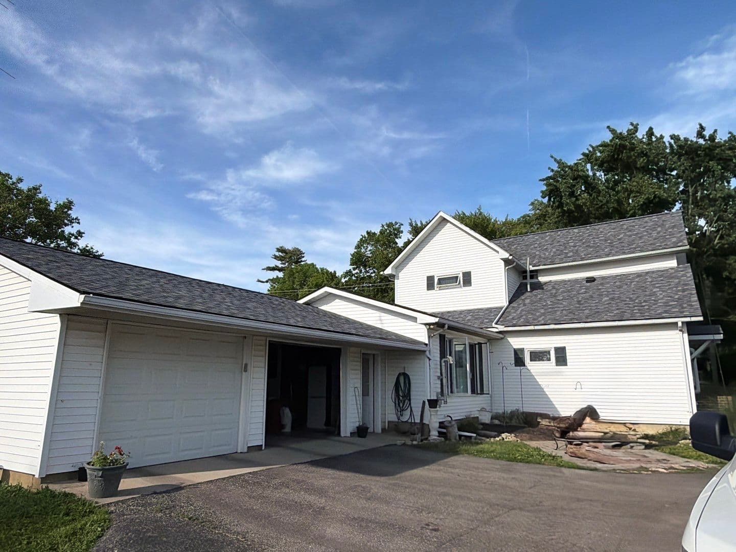 Gallery photos for Full Roof Replacement Completed in Radnor Ohio: Image #2