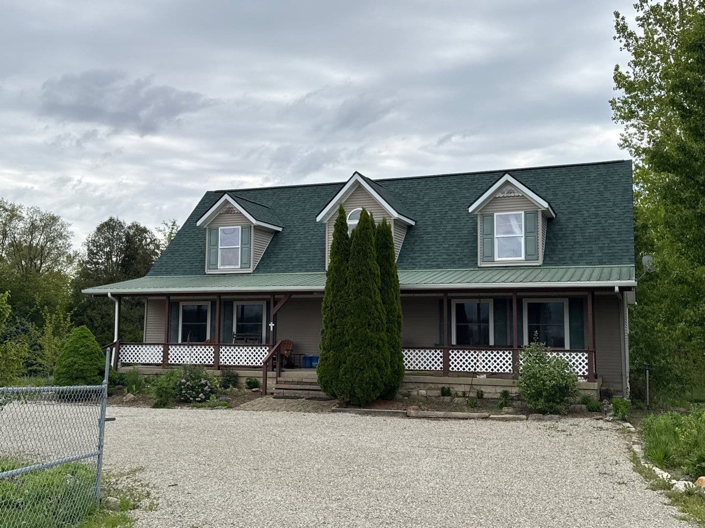 Owens Corning Duration Shingles in Château Green Look This Good image